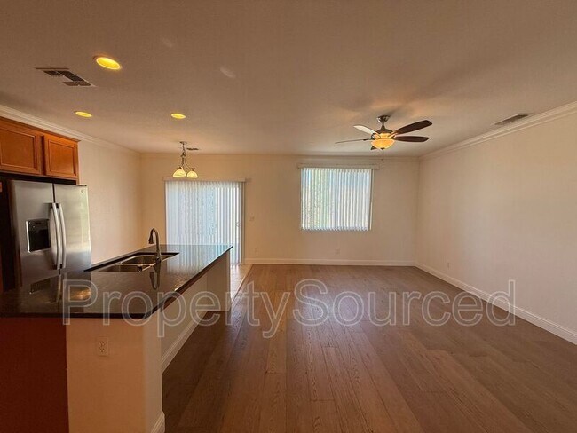 Building Photo - 333 Catmint St