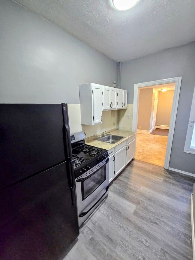 Building Photo - 417 N Ninth St