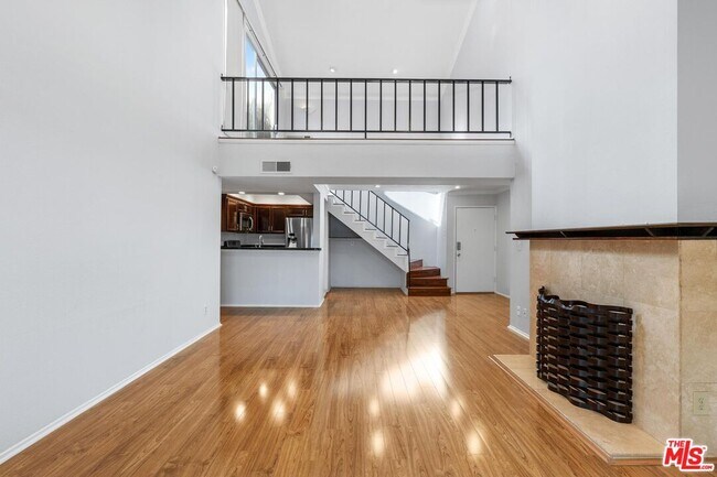 Building Photo - 5325 Newcastle Ave
