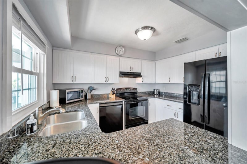 Building Photo - 5260 Coquina Key Dr SE