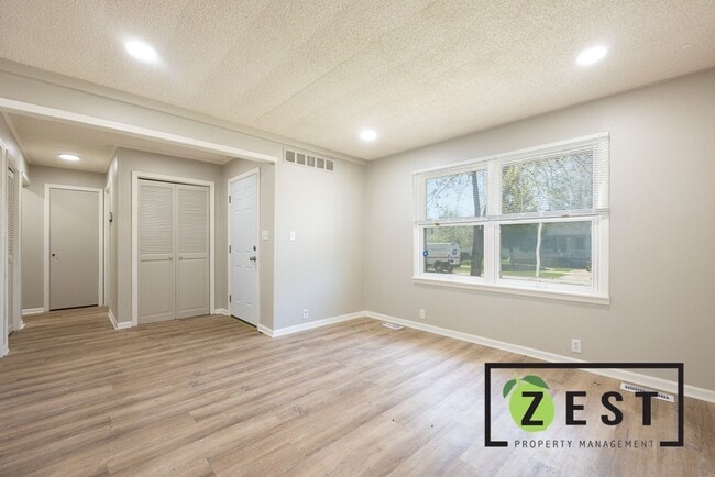 Building Photo - 20933 Ridgemont Rd