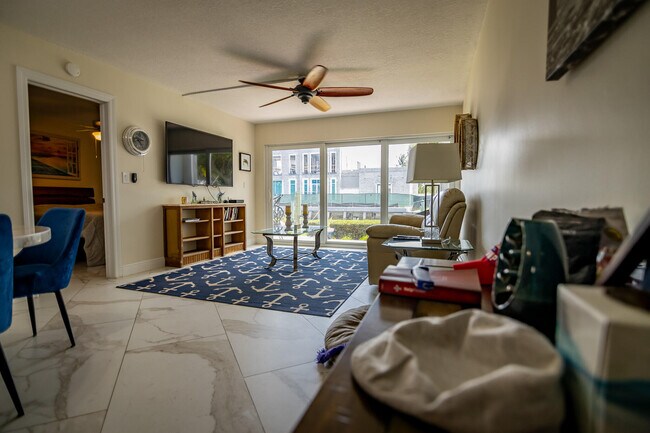 Building Photo - 68 Yacht Club Dr