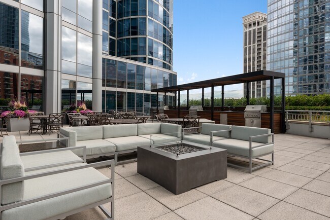 Building Photo - 1211 S Prairie Ave