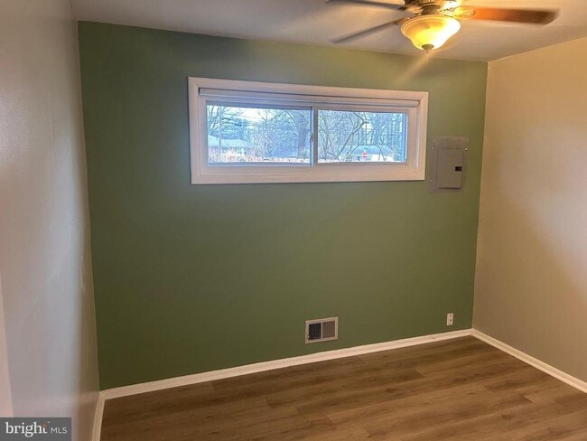 Building Photo - 1006 Fairway Ave