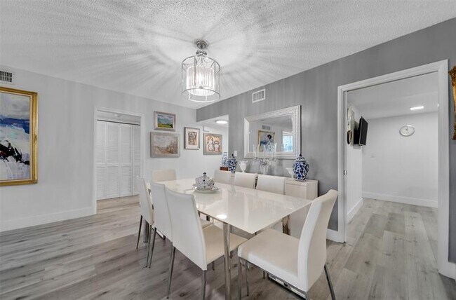 Building Photo - 903 Cypress Grove Dr