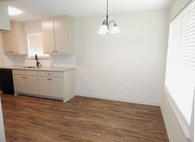 Building Photo - Whitehouse ISD - Beautiful 3 Bedroom, 2 Ba...