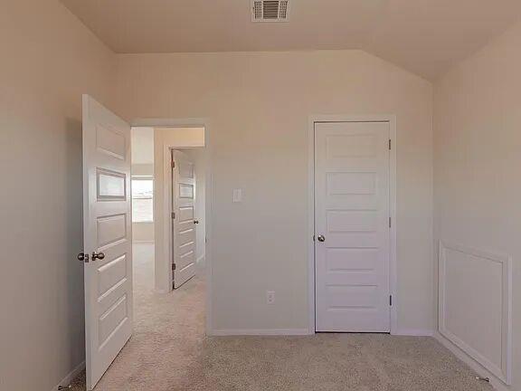 Building Photo - 229 Gray Wolf Dr