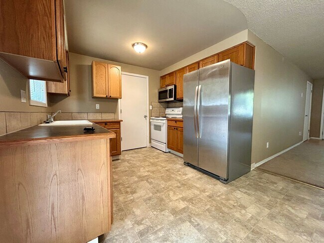 Building Photo - 509-511 SE 110th Ave