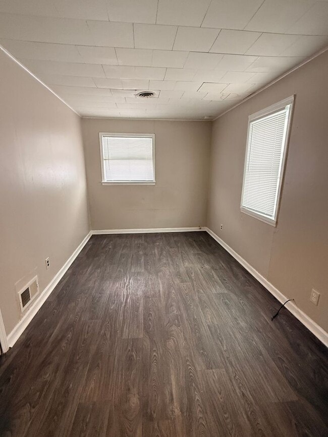 Building Photo - 218 Walnut St