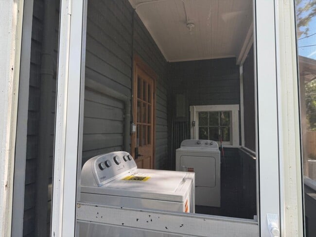 Building Photo - Beautifully Renovated 2-Bedroom Apartment in Duck Pond