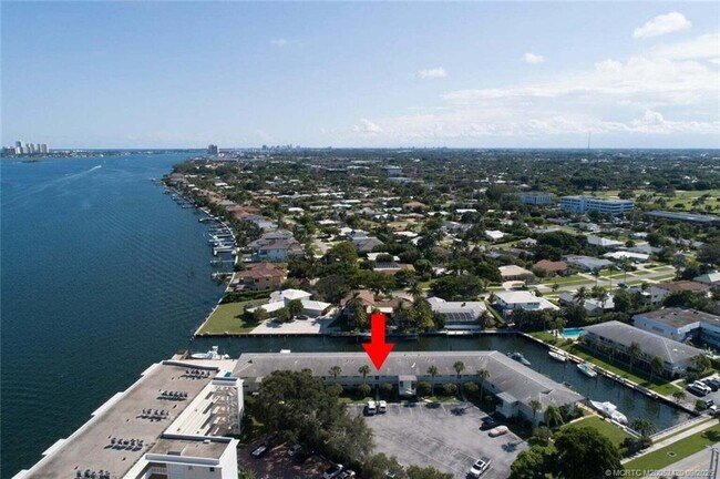 Building Photo - 68 Yacht Club Dr