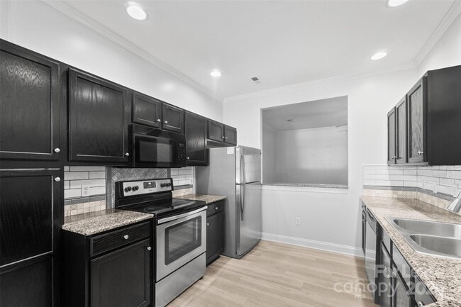 Building Photo - 2476 Ryerson Ct