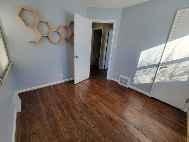 Building Photo - 3711 Hunter Ave