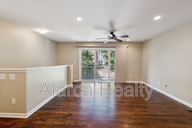 Building Photo - 647 Raphael Place