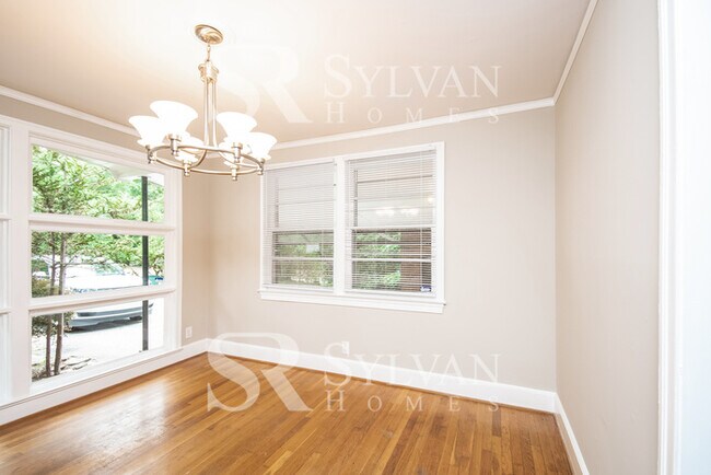 Building Photo - Where Charm Meets Comfort