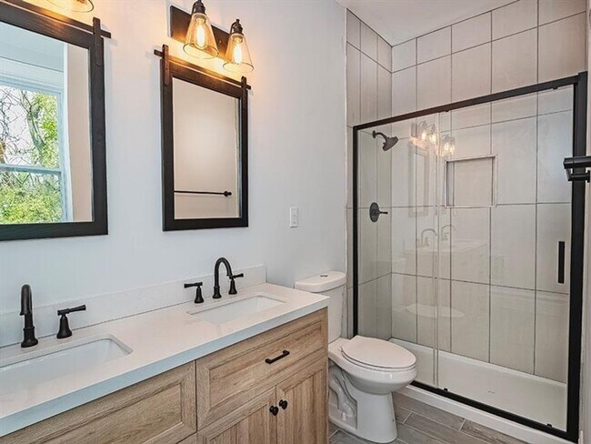 Building Photo - Stately Luxury Living in Schenley Heights ...