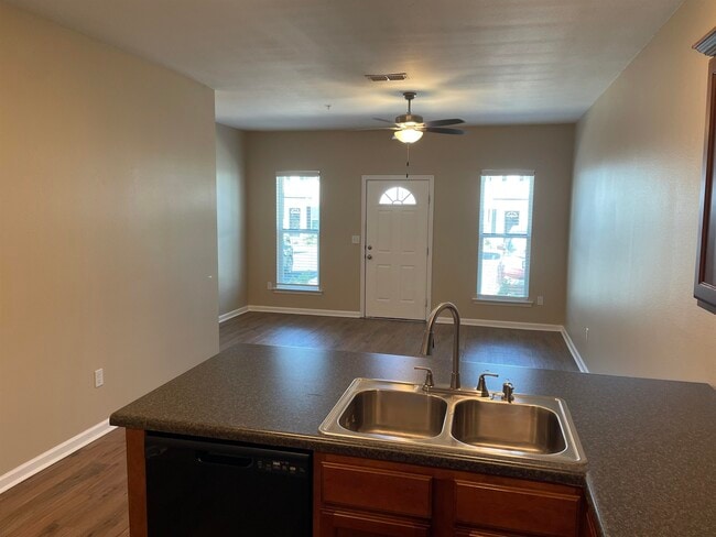 Building Photo - 2255 Del Carmel Way