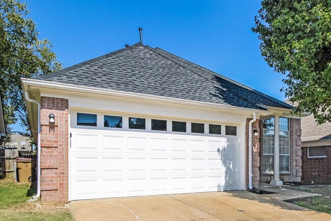 Building Photo - 6872 Mikayla Ln