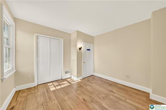 Building Photo - Beautifully updated Bethlehem home now available for rent that blends classic character with mode...