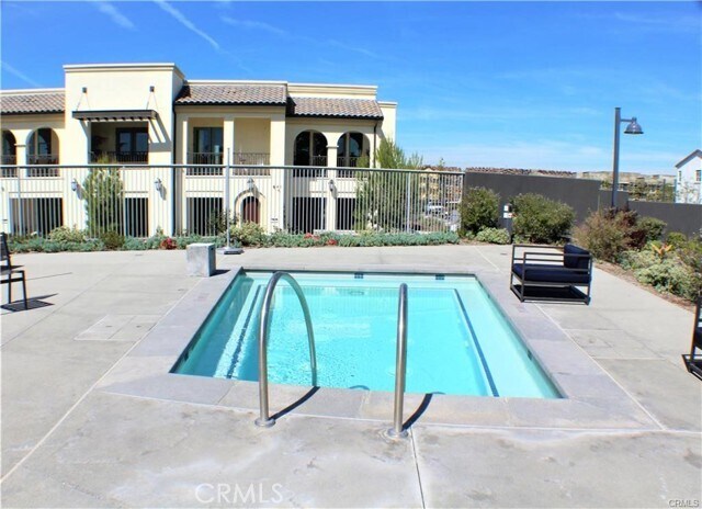 Building Photo - 140 Paramount