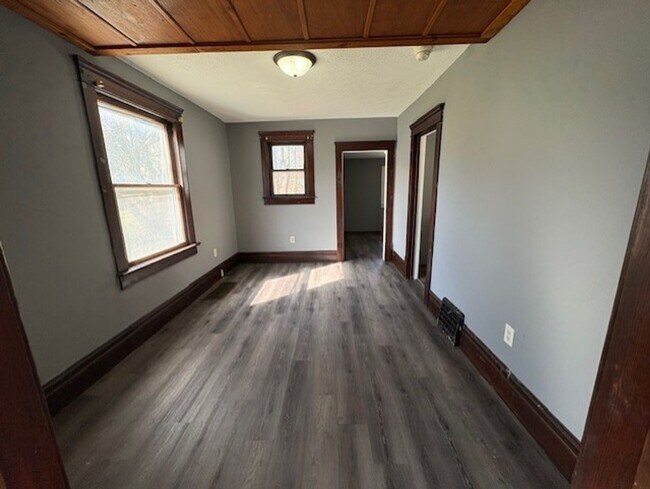 Building Photo - Large 4-Bedroom Home in University Park Near Downtown Akron