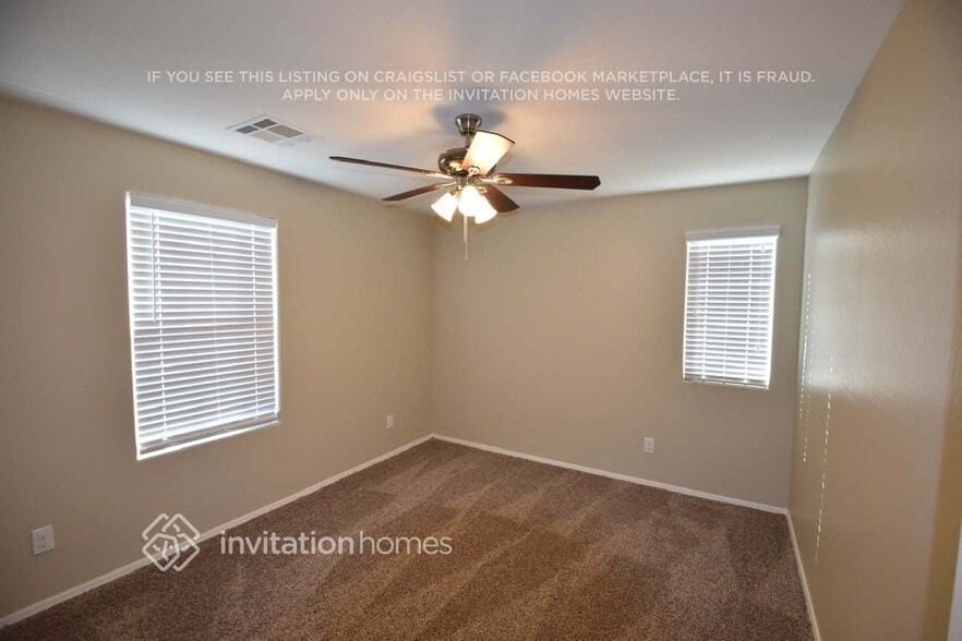 Building Photo - 1344 E Palomino Way