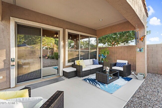 Building Photo - 10226 E Lakeview Ave