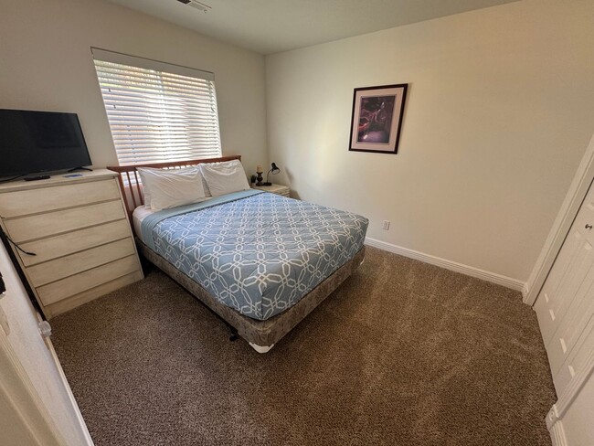 Building Photo - Fully Furnished Desert Dream Townhome!