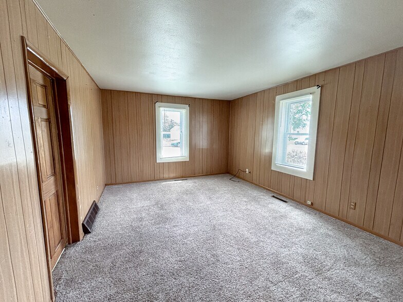 Building Photo - 3 Division St