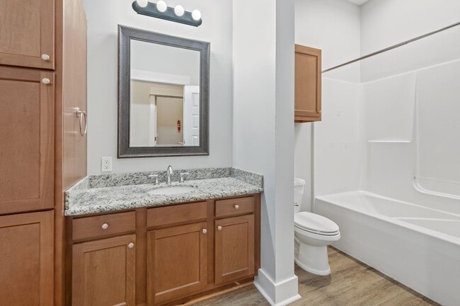 Building Photo - 707 Division St