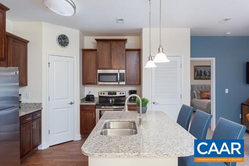 Building Photo - 2015 Reserve Cir