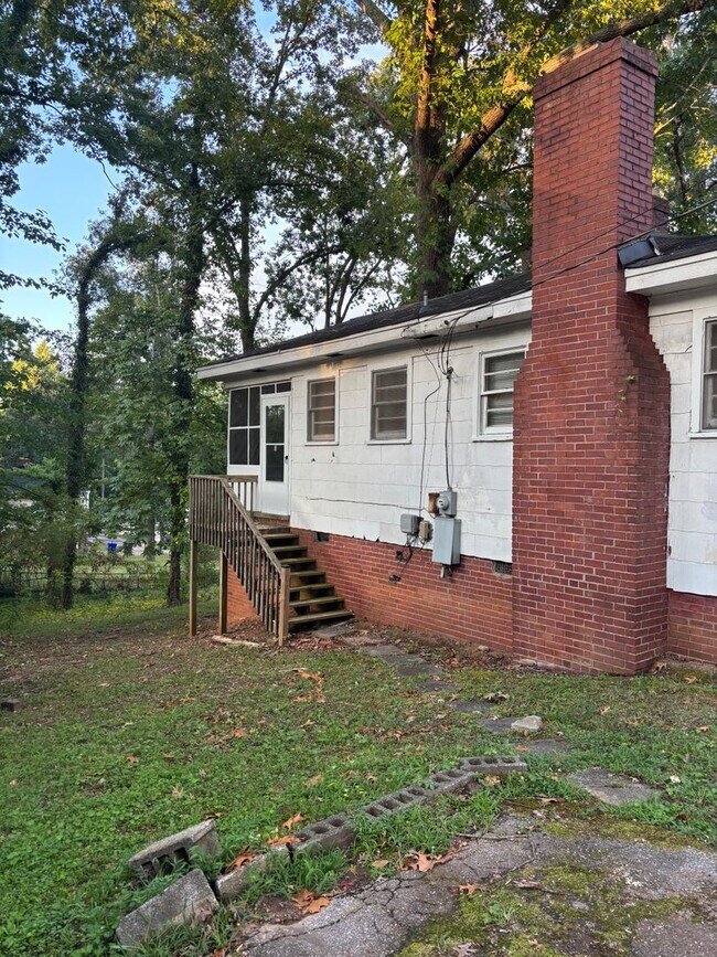 Building Photo - 221 Pleasant Ridge Ave