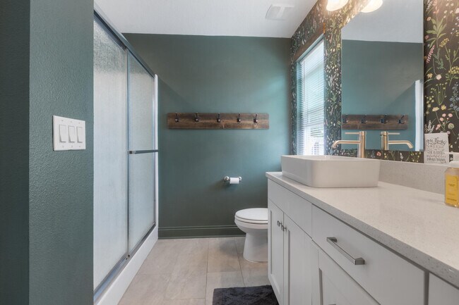 Building Photo - 6042 Capitol Dr