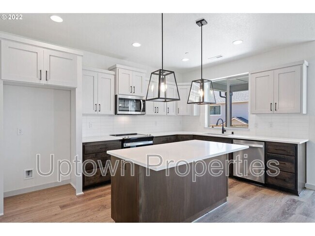 Building Photo - 2507 S Cache Cir