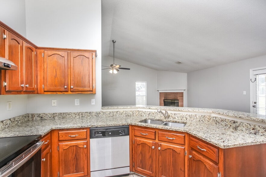 Building Photo - 10431 Amanda Dr