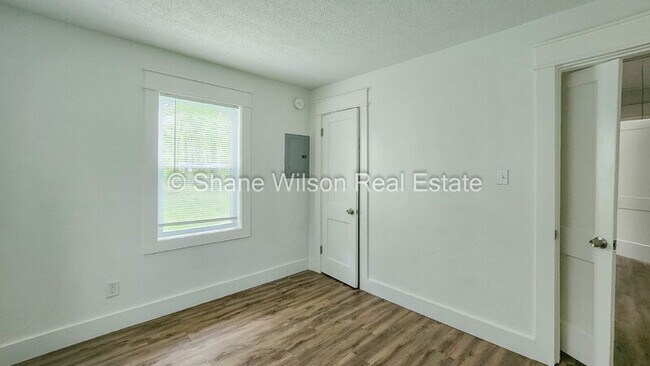 Building Photo - 700 N Moore Rd