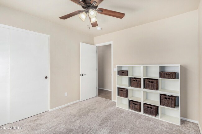 Building Photo - 2283 E Torrey Pines Pl