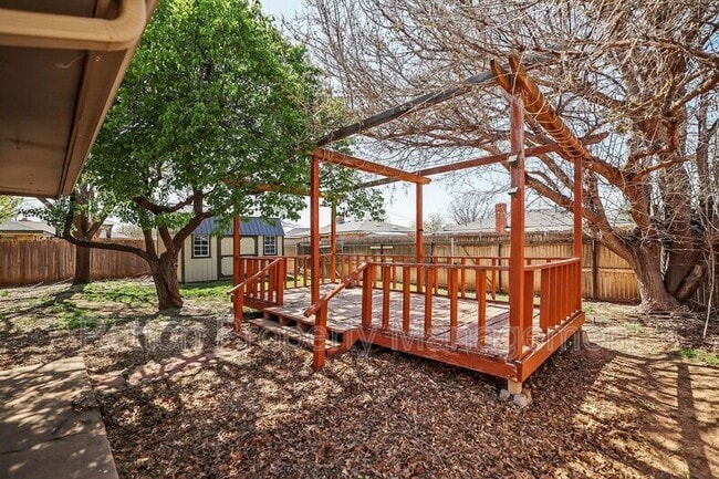 Building Photo - 7902 Gerald Dr