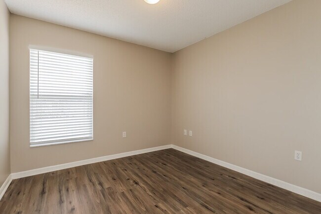 Building Photo - 839 Greenbelt Cir