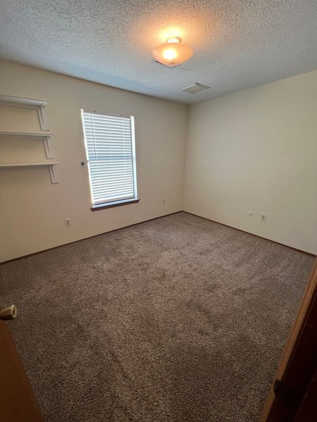 Building Photo - Taylor Ranch 3 Bedrooms 2 Bath 2/CG 1164/sf