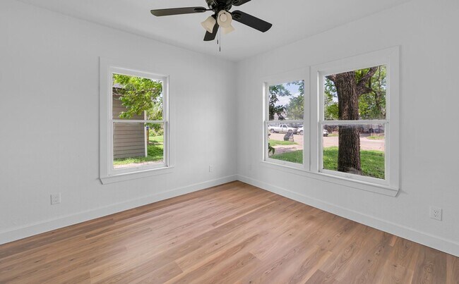 Building Photo - Well-maintained 4BD/2BA Home in Waco