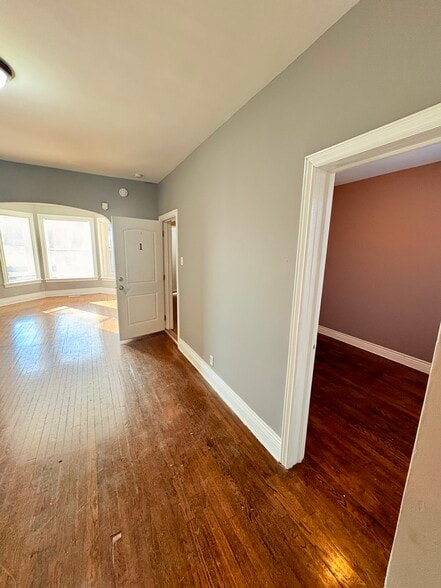 Dining Room + View of Entrace - 6925 S Ada St