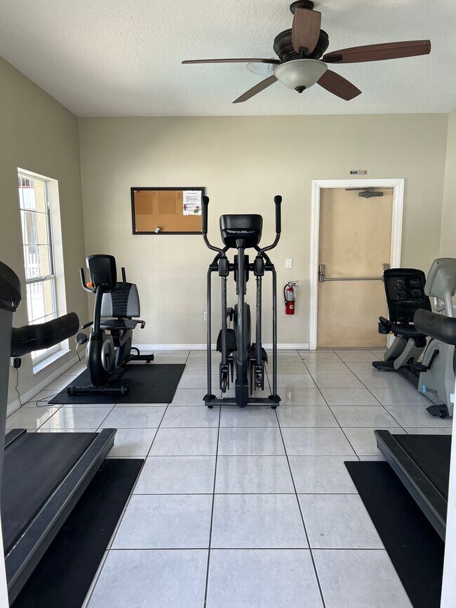 Building Photo - 692 Seabrook Ct
