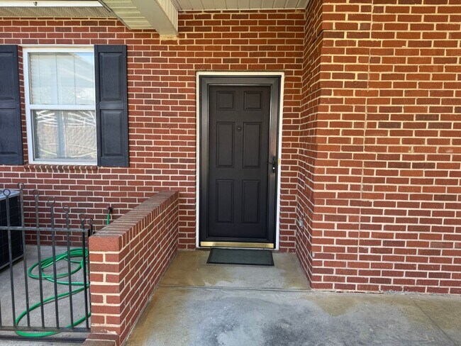 Building Photo - One Bedroom Condo in The Terraces of Denver!