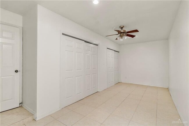 Building Photo - 119 E Sunflower Ave