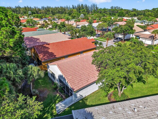 Building Photo - 8403 Siciliano St