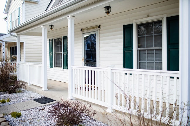 Building Photo - 5502 Poolbeg St