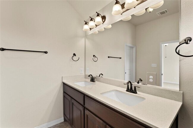 Building Photo - 2913 Consuelo Wy
