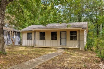 Building Photo - Newly Renovated 3 Bedroom, 1 Bath home Wit...