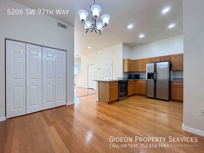 Building Photo - 5206 SW 97 Way